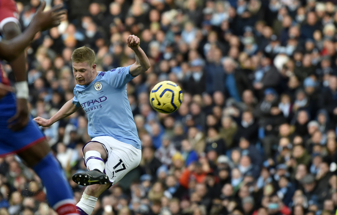 逆足轰世界波！德布劳内荣膺欧足联官方全场最佳球员