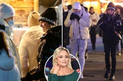 太阳报:格拉利什与女友携手出游,或击破分手传言