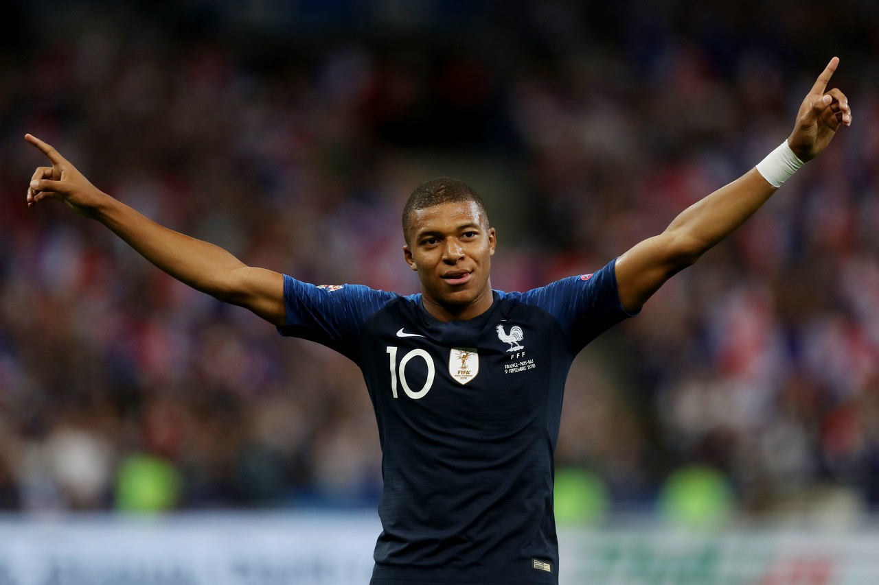 姆巴佩:法国全队都希望解决肖像权问题,我只是走向前台的代表