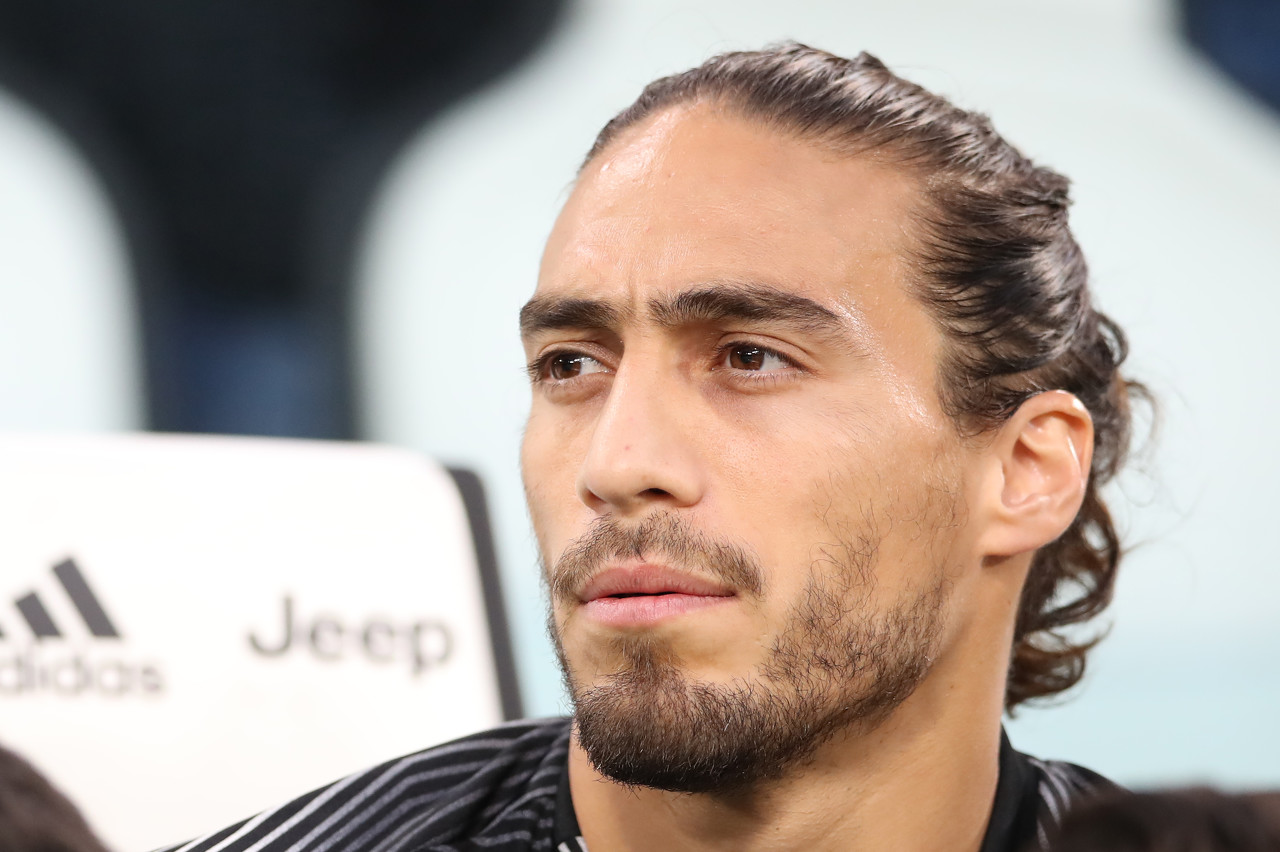 斯基拉:卡塞雷斯将在冬窗离开卡利亚里,可能加盟佩纳罗尔