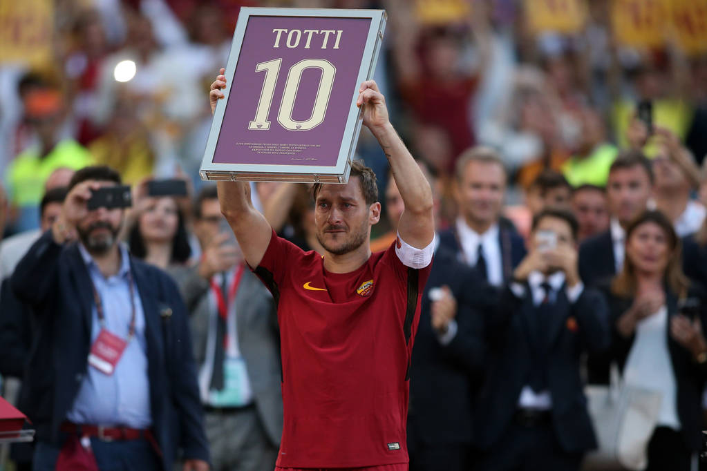 托蒂回忆告别战:全场哭成一片 拿到我球的哥们拒绝10万欧元买卖