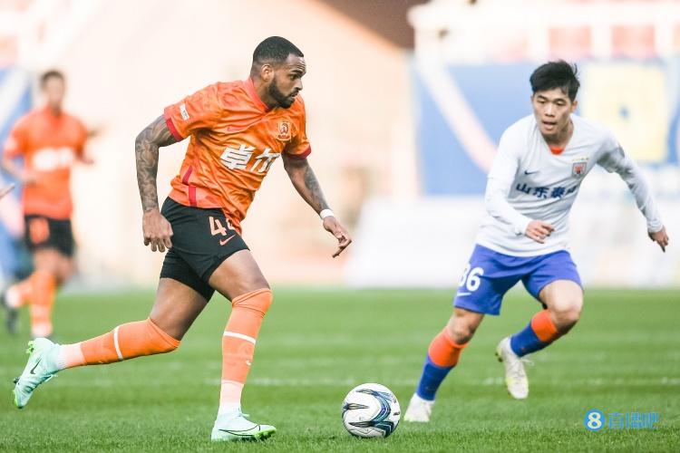 记者:横滨水手将与武汉队外援安德森-洛佩斯签约三年