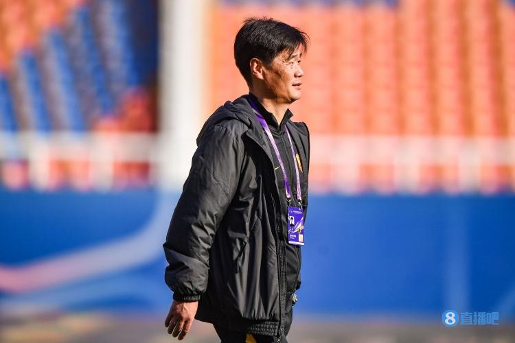 津媒:李霄鹏近期在广州考察球员 最为关注曾参加12强赛国脚表现