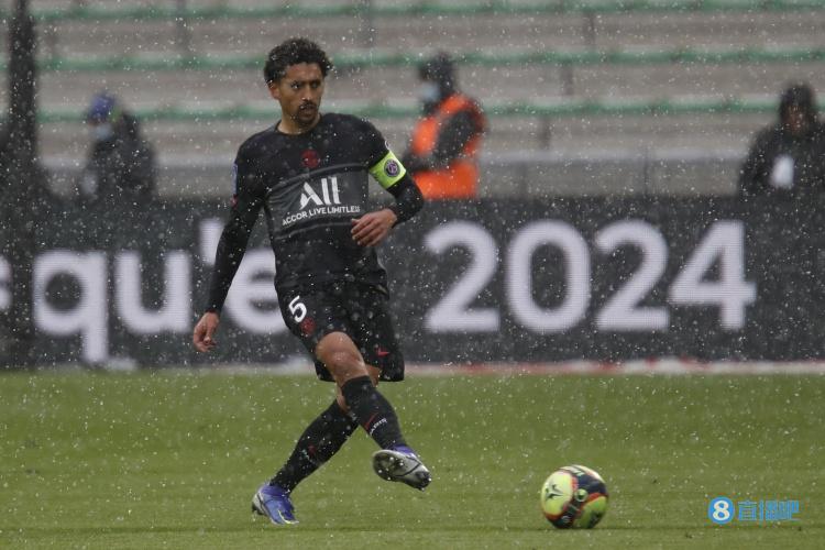 利扎拉祖：马尔基尼奥斯是当今足坛的最佳中卫