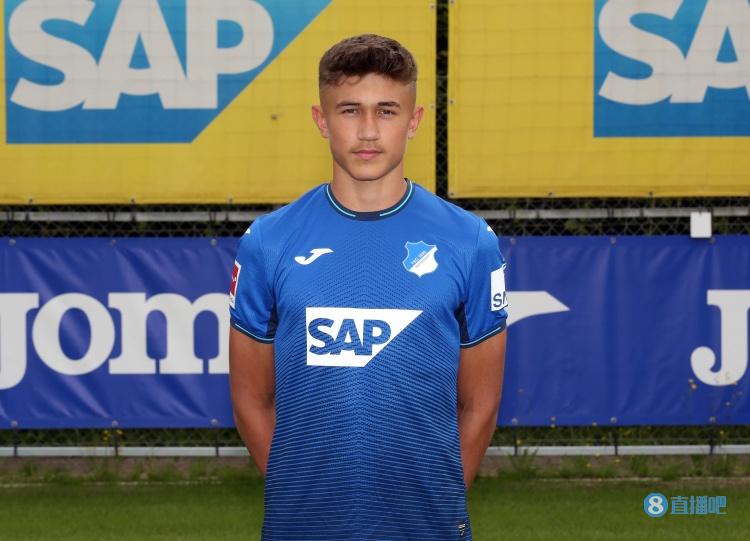 体图:纳帅曾希望将霍芬海姆小将比绍夫带到拜仁,但未能如愿