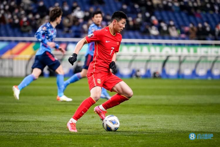 记者:武磊未进名单是考虑到留洋坚守不易,国家队谁也没说放弃他